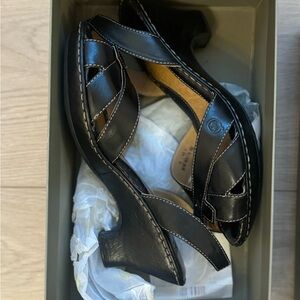 Born Black Women's Sandals (NEW IN BOX)